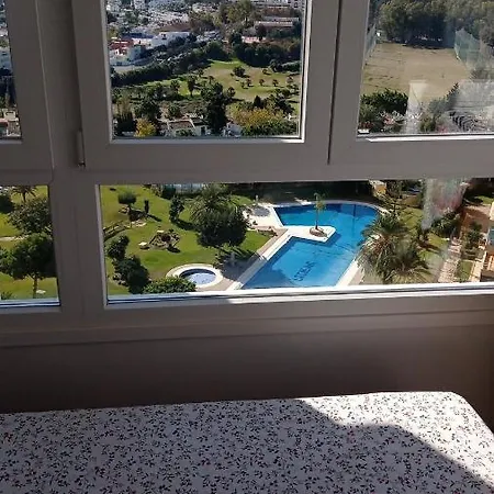 Estudio En La Colina Zona Playamar Torremolinos Exterior photo